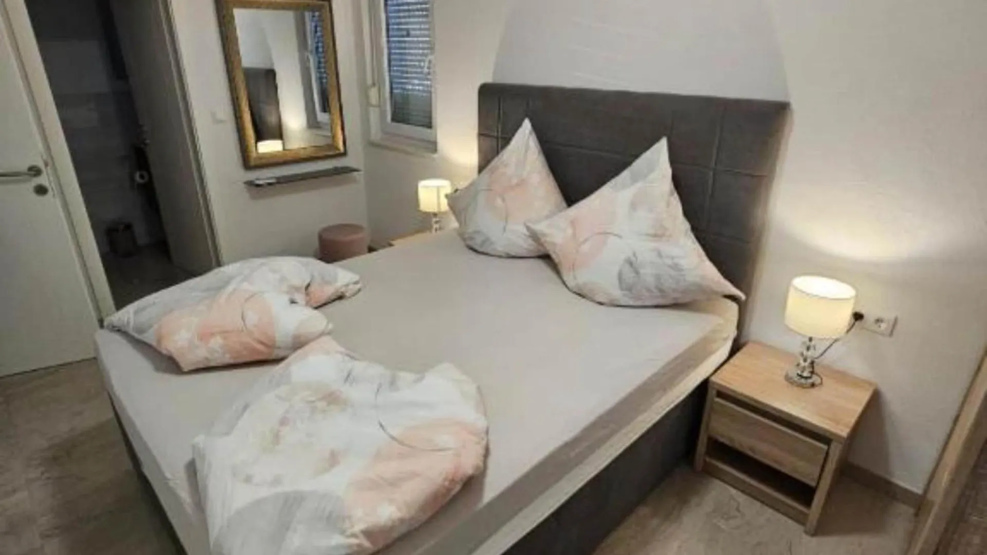Spacious Villa With Outdoor Swimming Pool In Trogir - Three Bedroom Apartment